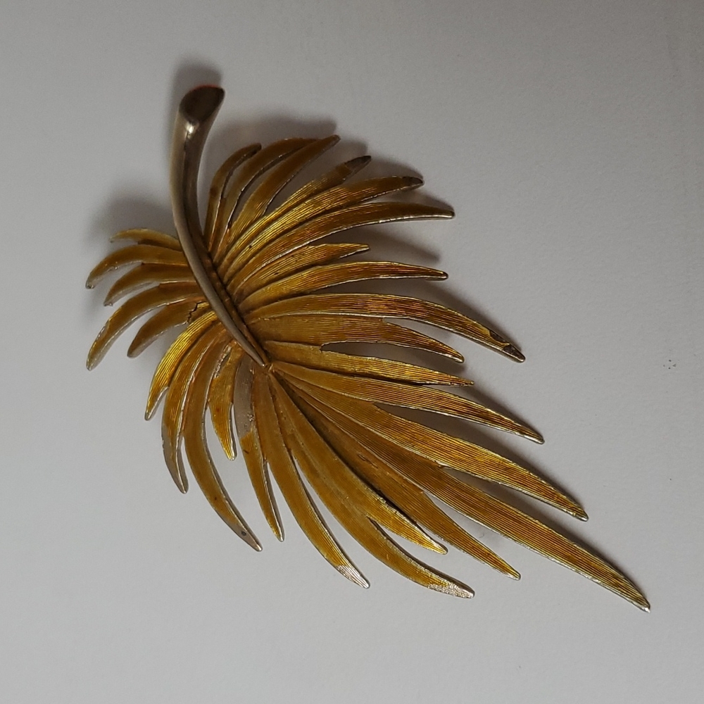 Vintage gold tone painted enamle palm leaf or feather large brooch